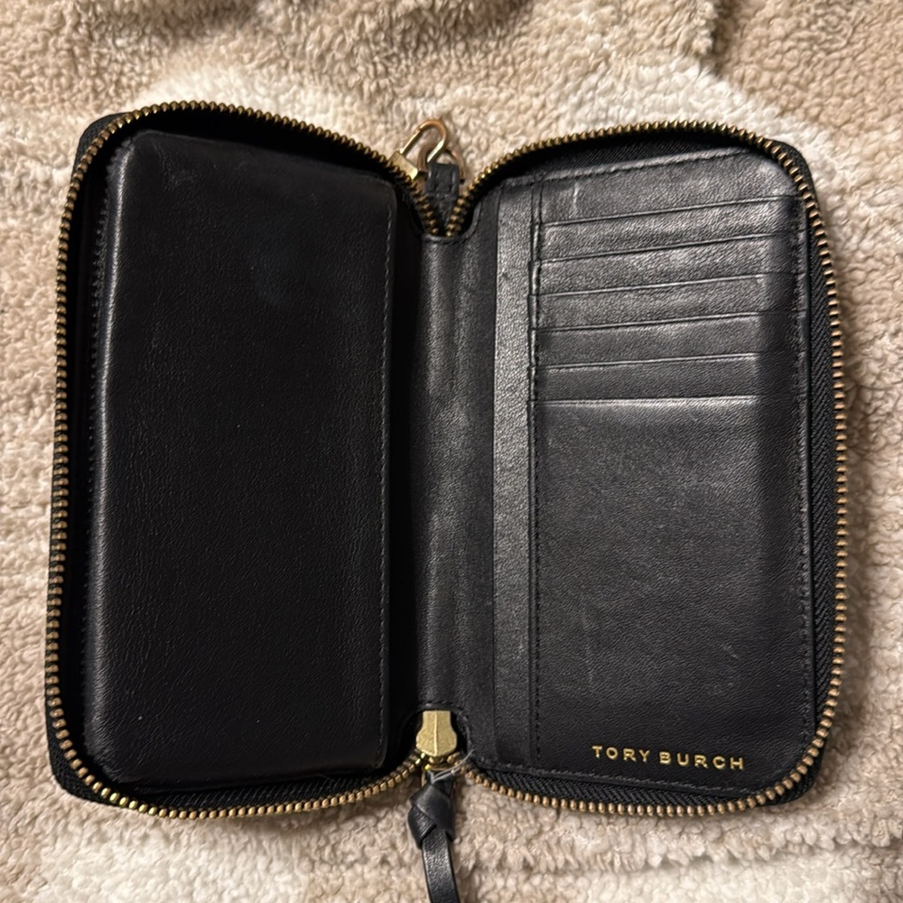 Tory Burch Ivy Smartphone Wristlet - Picture 4 of 9